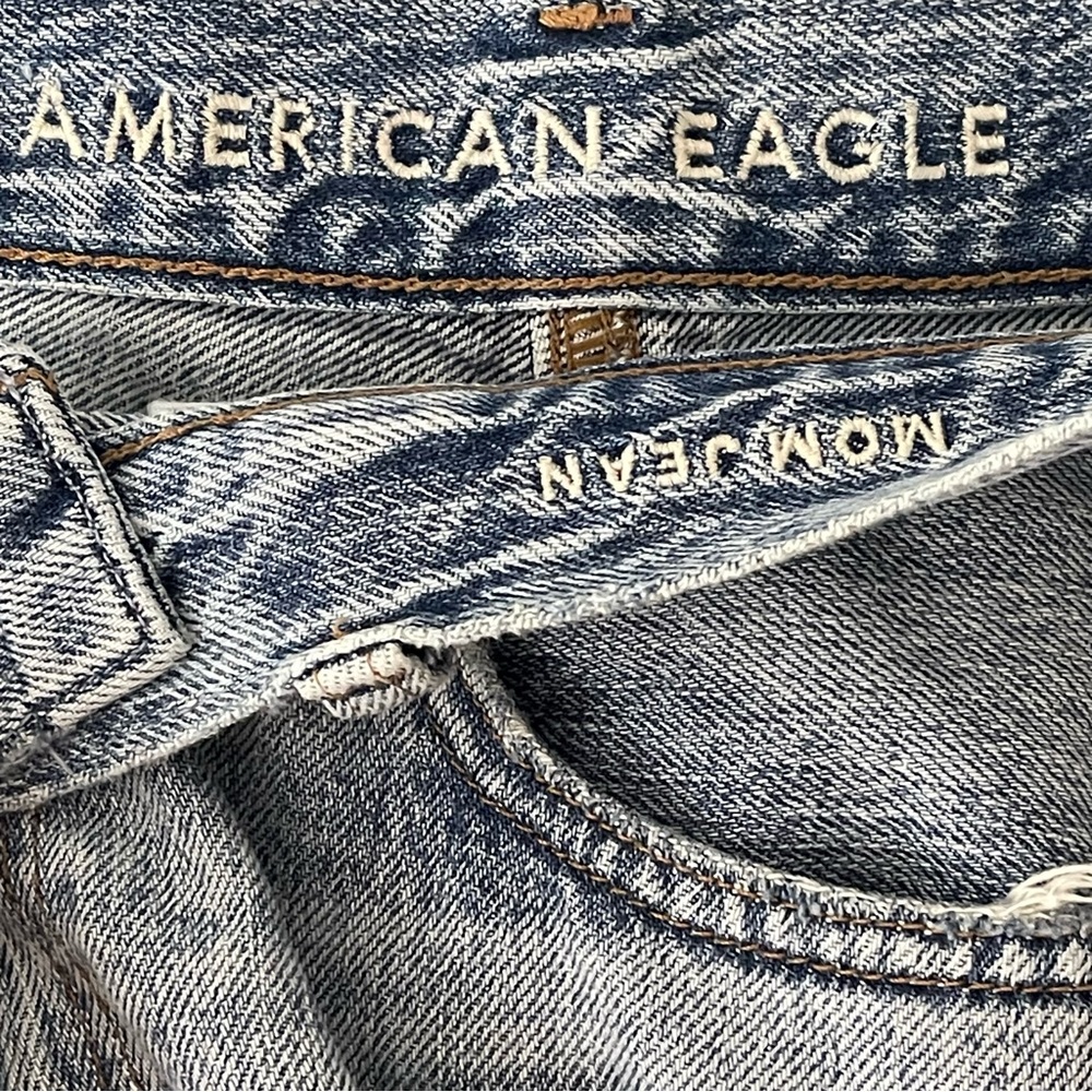 American Eagle Ripped Mom Jean 8 High Rise Tapered Leg Ankle Length Destroyed - Picture 9 of 10